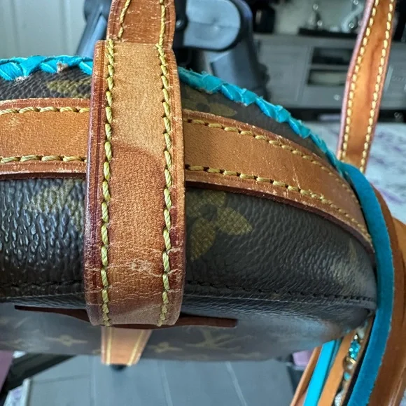 PRICE DROP 
Louis Vuitton Vintage Boho fringe bag - Picture 7 of 17